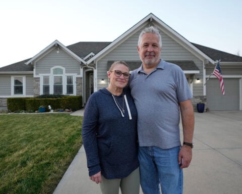 Housing market trends favor home shoppers, but Iran war clouds the outlook for mortgage rates