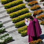 Pope Leo urges peace in first Easter Mass, skips naming wars in Urbi et Orbi