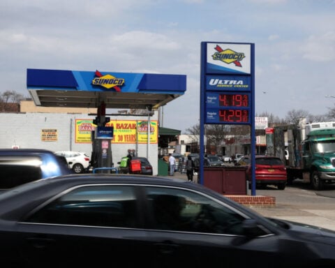 Oil prices climb after Trump threatens Iran over Strait of Hormuz