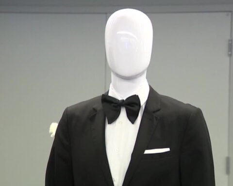 Students receive free prom attire from nonprofit