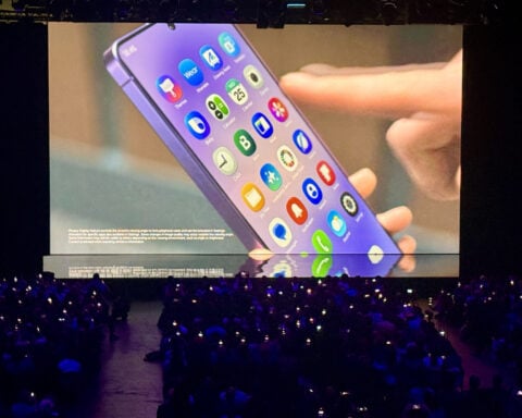 Samsung is discontinuing its texting app, tells impacted users to switch to Google Messages