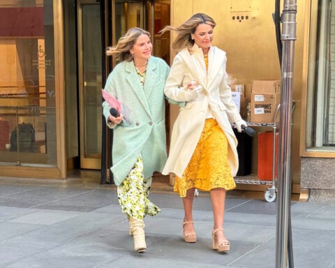 Savannah Guthrie returns to 'Today' anchor desk for first time since mother's disappearance