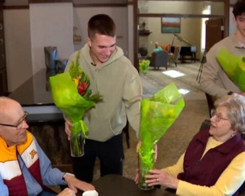 High schoolers to launch nonprofit that delivers free flowers to seniors