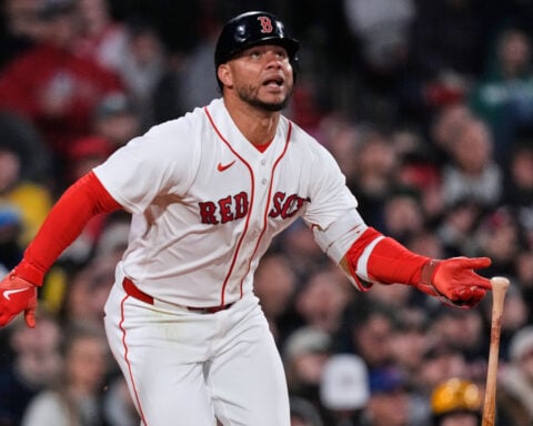 Willson Contreras warns Brewers if they hit him with another pitch he'll `take one of them out'