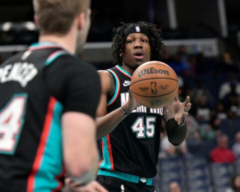 Grizzlies match NBA record by making 29 3-pointers in loss to Cavaliers