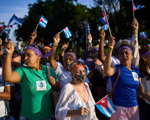 Hundreds of Cuban women rally against US energy blockade as crisis deepens