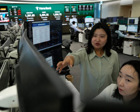 Asian markets jump and oil prices decline as Iran ceasefire agreement reached