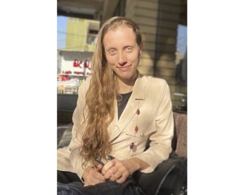 Mother hopes freed US reporter will come home following her release from Iraqi captors