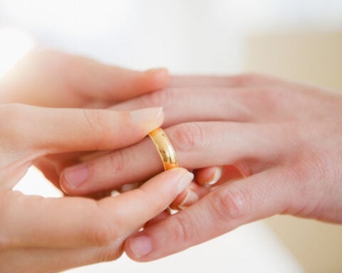 Should’ve put a ring on it? Maybe! Marriage is linked to lower risk of cancer