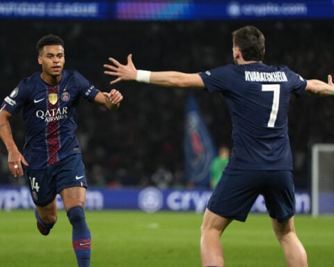 Kvaratskhelia scores again as PSG beats Liverpool 2-0 in Champions League quarterfinal 1st leg