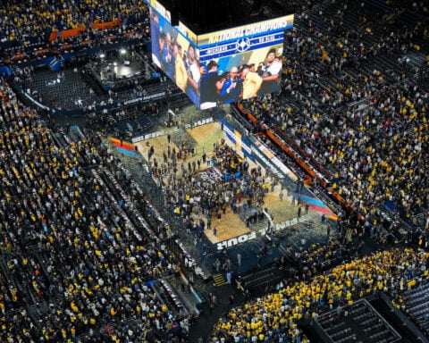 NCAA committee to discuss streamlined, age-based eligibility rules, AP sources say