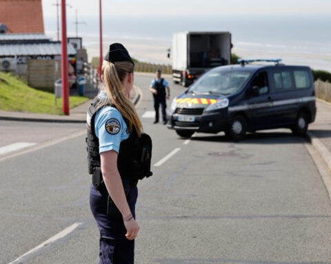 4 dead, 38 rescued during attempted channel crossing from France to UK