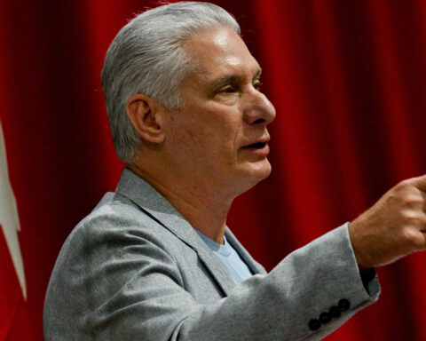 Cuban President Miguel Díaz-Canel tells NBC News that he will not step down