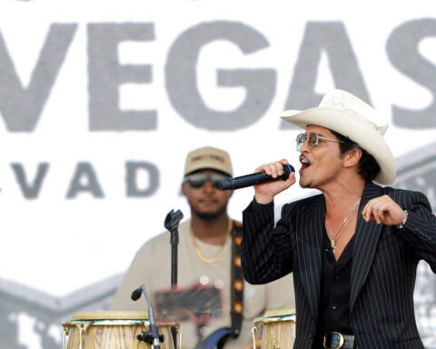 'New king of Las Vegas' is celebrated with Strip parade