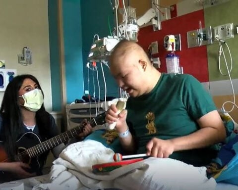 How music therapy is helping young patients heal at Phoenix Children's hospital