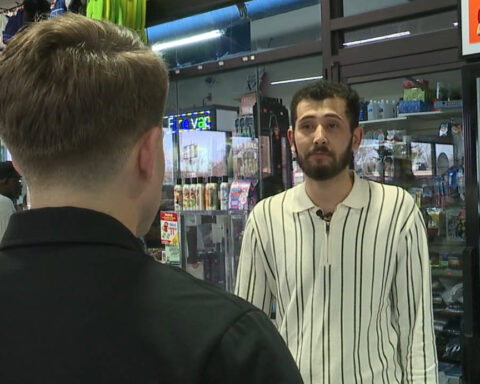 Clerk says girl mouthed 'help' to him after kidnapping