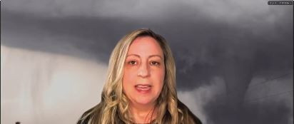 Storm chaser captures video of tornado in southern Minnesota