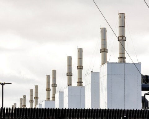 Maine legislature approves first US moratorium on big data centers