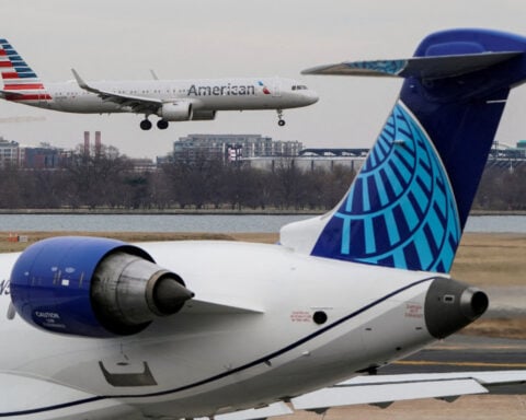 United's merger pitch for American Airlines draws swift antitrust skepticism