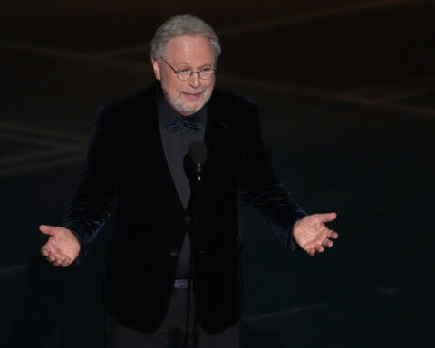 Billy Crystal eyes return to Broadway in one-man show about the house he lost to LA wildfires