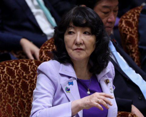 Japan finance minister asks trade minister to avoid remarks on BOJ policy