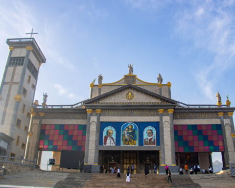 Pope heads to Cameroon as separatists announce 3-day pause in fighting