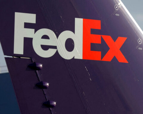 FedEx CFO John Dietrich to step down