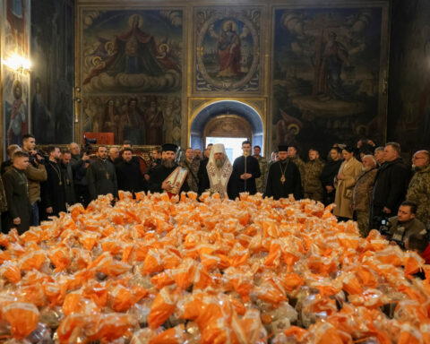 Ukrainians and Russians doubt 32-hour Easter truce will lead to lasting peace