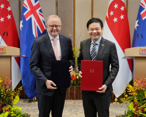 Australia, Singapore leaders pledge closer energy ties to tackle global supply shock