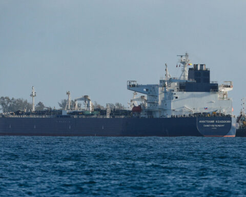 Russian diplomat: Moscow will not abandon Cuba, help with energy