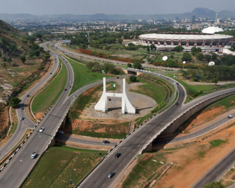 US expands Nigeria travel warning, lets embassy staff leave Abuja