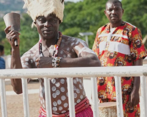 Pope arrives in Cameroon as separatists announce 3-day pause in fighting