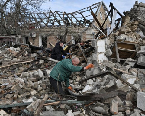 Russia hands Ukraine 1,000 war dead