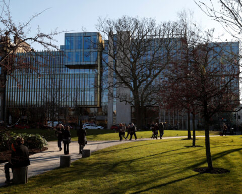 Standard Life strikes $2.7 billion deal to buy Aegon's UK arm