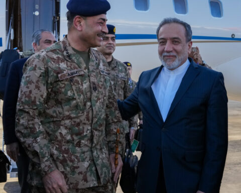 Pakistani delegation meets in Tehran hoping for more US-Iran talks before ceasefire ends