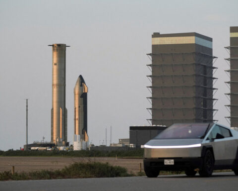 How the math works on a $1.75 trillion SpaceX valuation