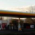 Shell flags lower gas output, capital outflow amid Iran conflict but sees oil trading boost