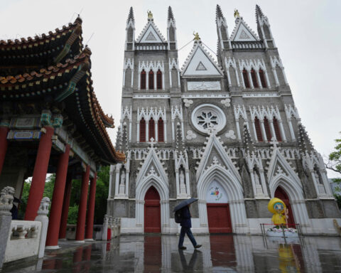 China raises pressure on underground Catholics to join official church, Human Rights Watch finds