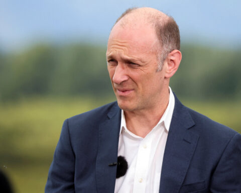 Goolsbee says stagflationary shock of Iran war puts Fed in a bind