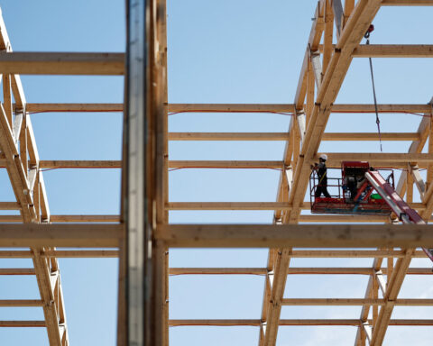 France's services sector contracts in March as Middle East war hits demand, PMI shows