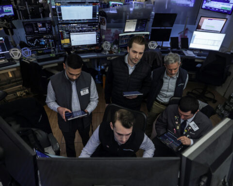 Wall St ends higher as investors parse US-Iran negotiations, threats