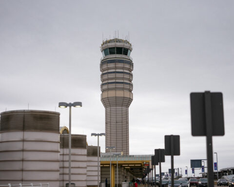 FAA proposes to hire 2,300 air traffic controllers in budget request