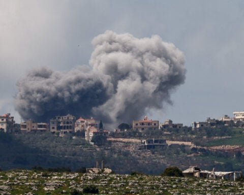 Trump says Lebanese and Israeli leaders to speak, Pakistan says Lebanon peace essential