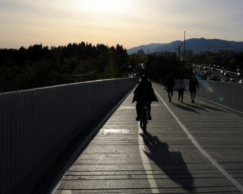 Turkey urges "constructive" U.S.-Iran talks to end war