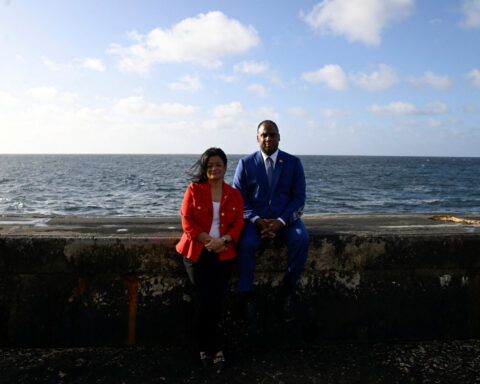 US Democratic lawmakers visit Cuba, call on Trump to "bring the rhetoric down"