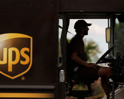 UPS, Teamsters reach settlement that caps driver severance offers