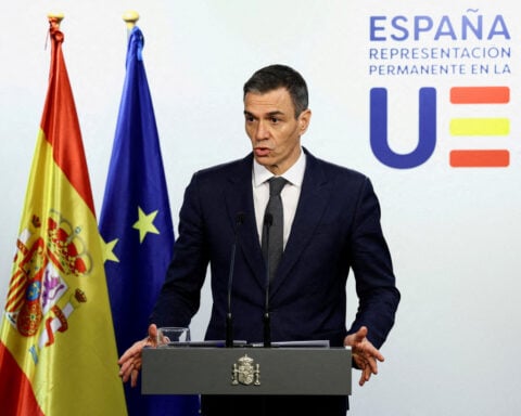 Spanish PM's party gains on anti-war stance, support for far right stalls in polls