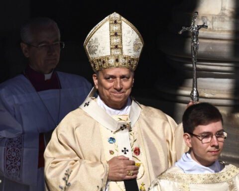 On Easter, Pope Leo urges world leaders to end wars, renounce conquest