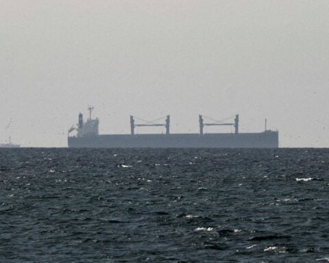 Trump gives Iran until Tuesday night to open Strait of Hormuz, WSJ reports