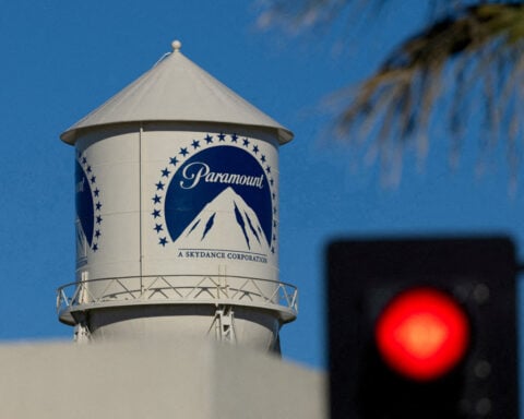 Paramount in talks for Gulf backing in Warner takeover, WSJ reports